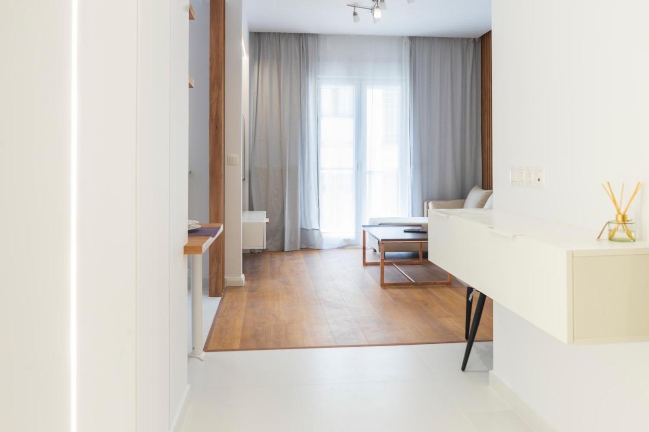 New Modern Style Home Next To The Train Station Thessaloníki Ngoại thất bức ảnh