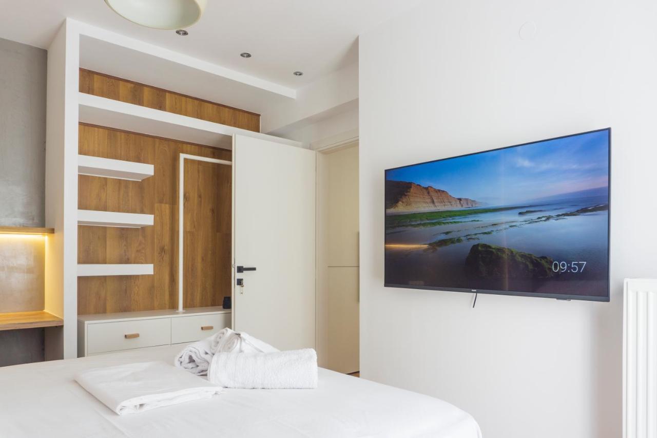 New Modern Style Home Next To The Train Station Thessaloníki Ngoại thất bức ảnh